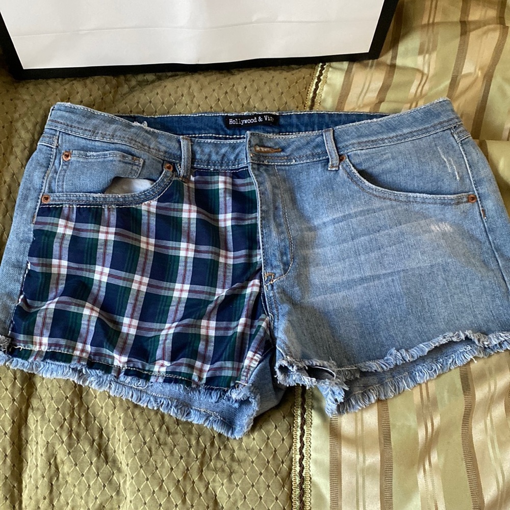 Denim shorts w/flannel patch